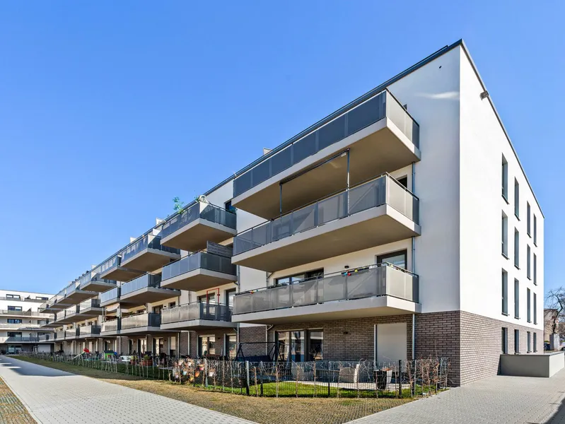 LUI Spandau: Großzügige 4-Zimmer-Wohnung mit Dachterrasse zu vermieten — photo 1